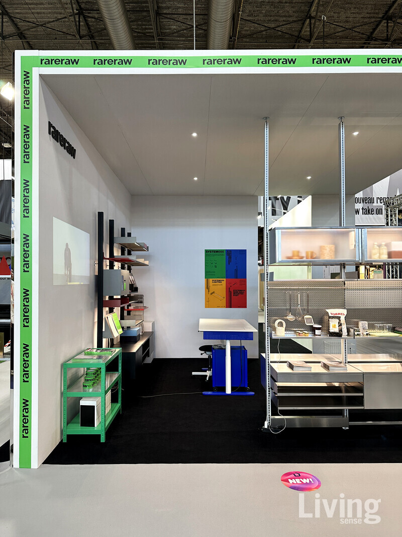 2023 메종&오브제에서 시스템000 선반의 다양한 형태를 선보인 레어로우 부스