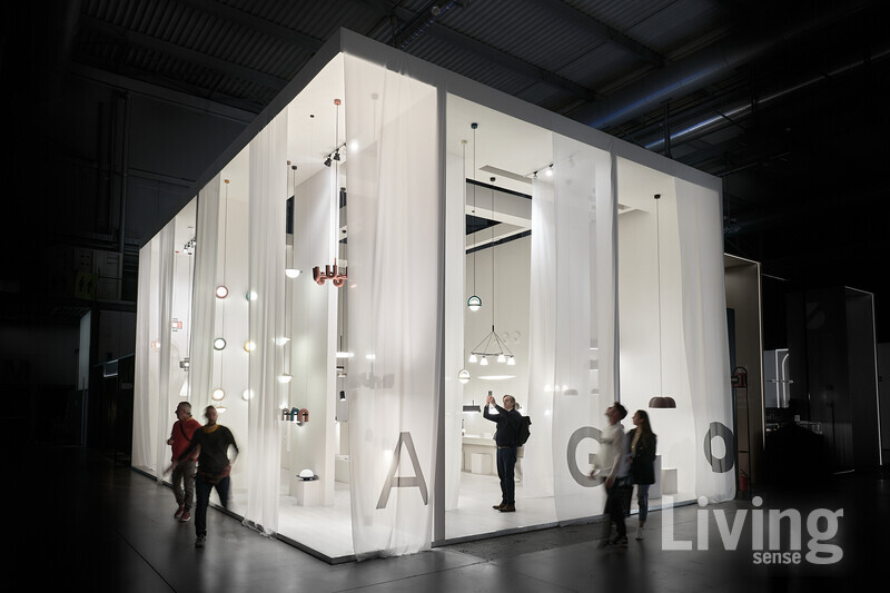 2023년 라노 가구 박람회의 유로루체  전시에 참가한 아고 부스의 모습.