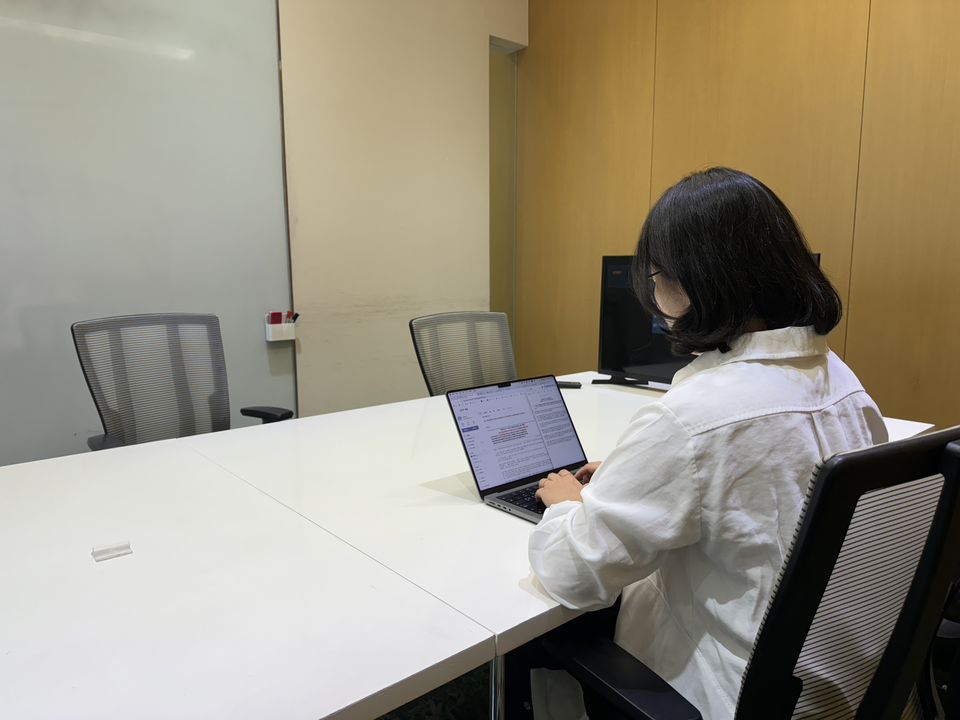 출산 후 복직해 7년째 재직중인 배나현씨(34, 여)는 여성의 대학진학률과 사회 참여율이 급증했지만 집안 내 여성의 역할은 과거와 변함이 없다고 강조했다. 남편이 도와준다고 하지만 턱없이 부족한 상황이다. / 사진=시사저널e