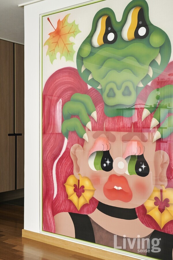 볼 때마다 긍정적인 에너지를 주는 그림은 스페인의 작가 파티마 데 후안의 작품.