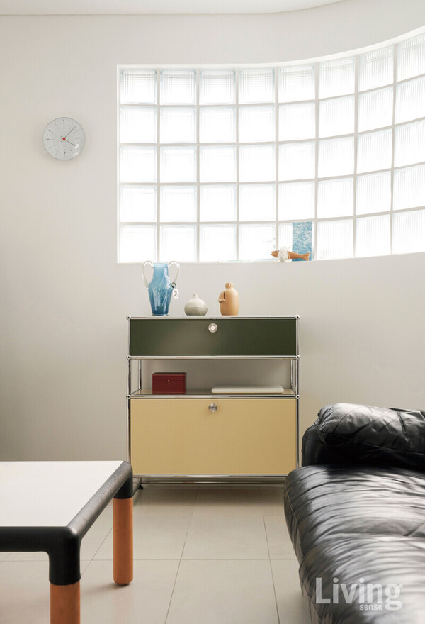 토넷의 소파 테이블도 빈티지 제품