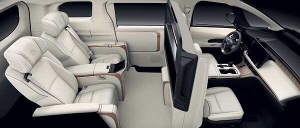 렉서스 LM 4인승 모델의 내부 전경. / 사진=렉서스 유럽법인