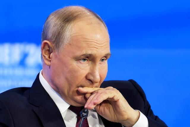 블라디미르 푸틴 러시아 대통령이 7일 상트페테르부르크에서 열린 '상트페테르부르크 국제경제포럼(SPIEF)' 본회의에 참석했다. / 사진=연합뉴스