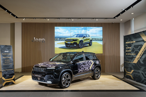 스텔란티스 코리아가 지난해 2월 28일 지프 구리 전시장에서 아시아 최초로 어벤저 실물을 전시했다. / 사진=스텔란티스 코리아