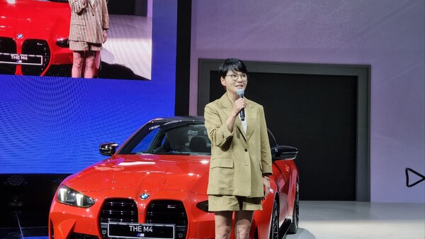 주양예 BMW코리아 브랜드마케팅 총괄 본부장이 M4를 소개하고 있다. / 사진=최동훈 기자