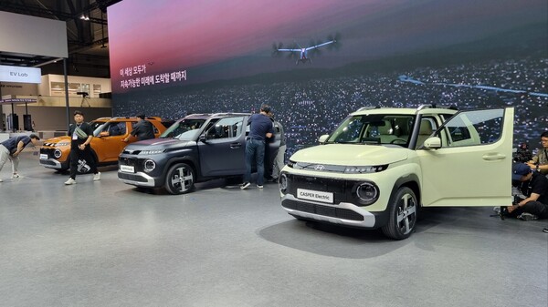 현대자동차 부스에 캐스퍼 일렉트릭이 트림별로 전시돼 있다. / 사진=최동훈 기자