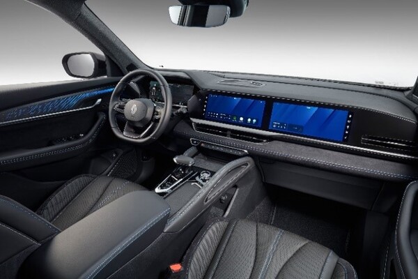 그랑 콜레오스의 크래시 패드 전경. / 사진=르노코리아자동차