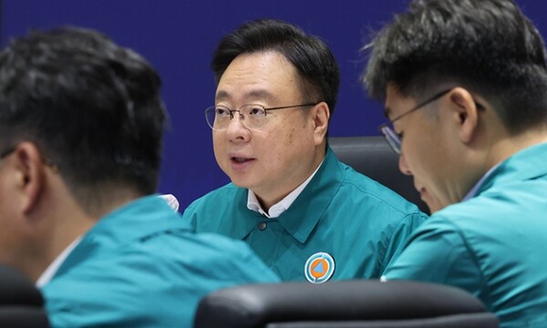 조규홍 보건복지부 장관이 지난 2일 서울 종로구 정부서울청사에서 열린 의사 집단행동 중앙재난안전대책본부 회의를 주재하고 있다. /사진=연합뉴스