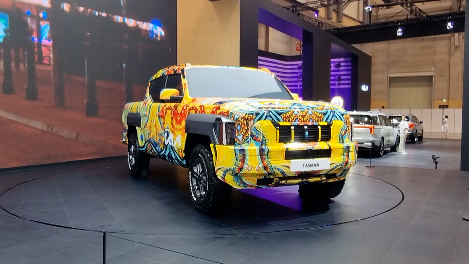 기아의 픽업 트럭 '타스만' 위장 모델. / 사진=최동훈 기자