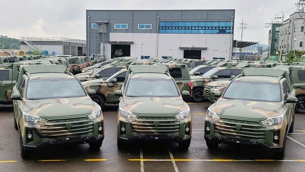 국군 지휘관 차량으로 제작된 KG모빌리티 렉스턴 스포츠. / 사진=KG모빌리티