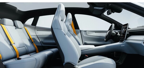 폴스타4의 실내 전경. / 사진=폴스타