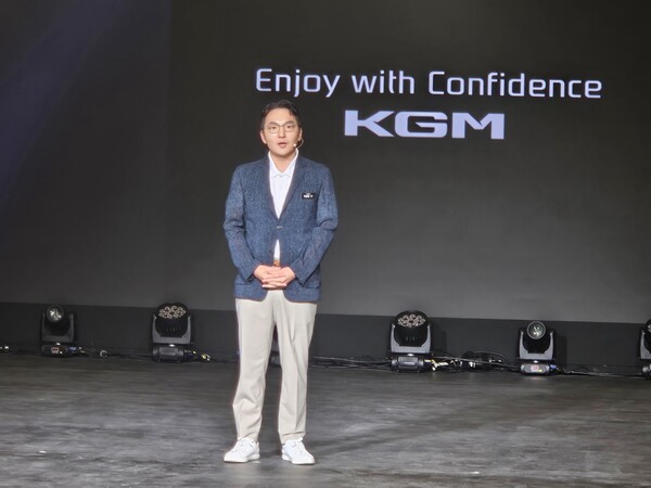 20일 곽정현 KG그룹 사장이 액티언 출시 행사서 신규 브랜드 전략인 '실용적 창의성(Practical Creativity)'를 발표하고 있다. / 사진 = 정용석 기자