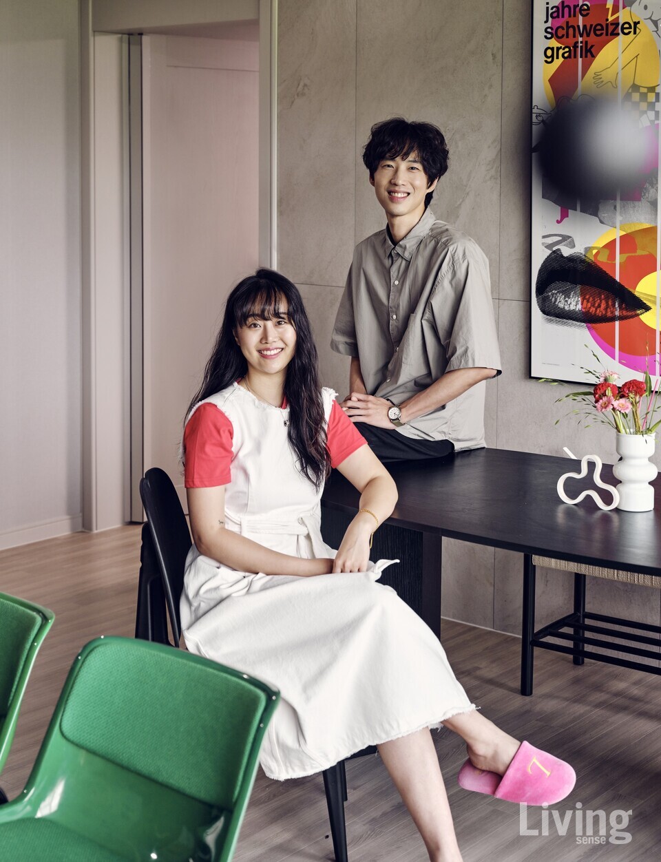 아내 장민주 씨와 남편 안준상 씨 부부가 입은 옷의 컬러만 봐도 발랄하고 즉흥적인 아내와 차분하고 계획적인 남편의 성향이 드러난다.