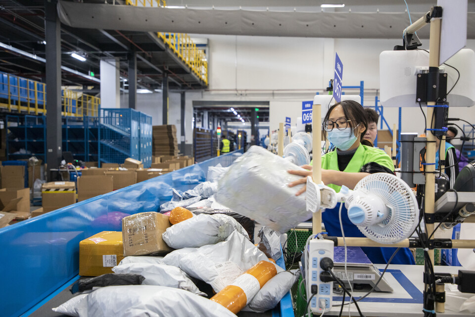 DLJ 차이냐오 물류창고. / 사진=알리바바