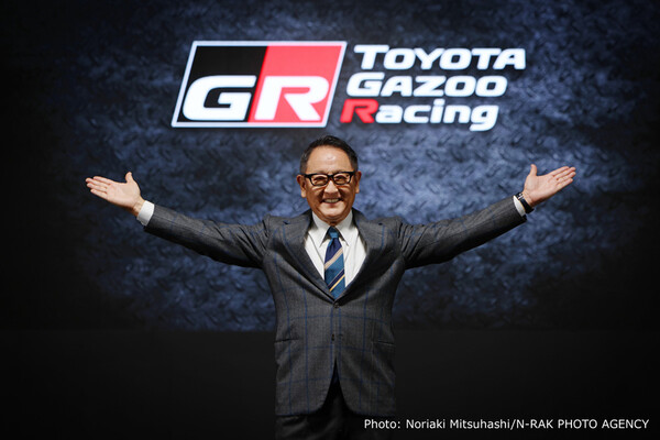 토요타 아키오 토요타자동차 회장이 지난 1월 12일 일본 치바현에서 열린 도쿄 오토 살롱 2024에 참석해 신년사를 전하고 있다. / 사진=토요타자동차