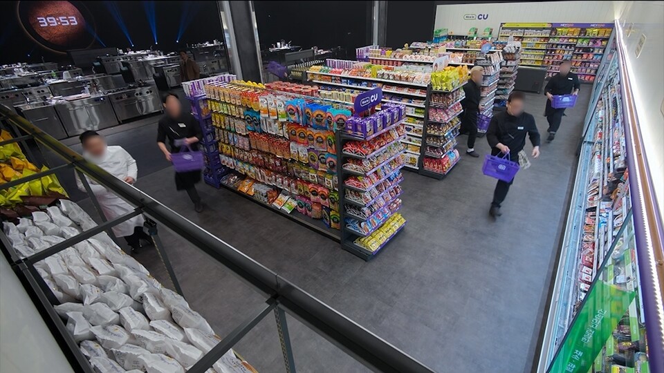 넷플릭스 흑백요리사에 CU 점포가 재현됐다. / 사진=CU