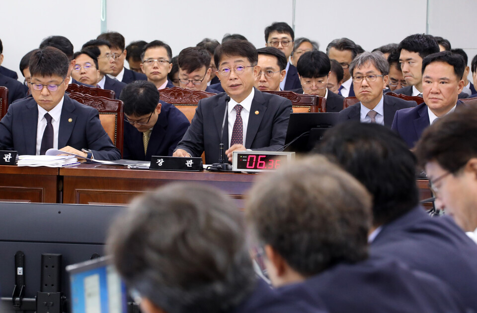 박상우 국토교통부 장관이 7일 국회 국토교통위원회 국정감사에서 여야 의원들의 질의에 답하고 있다. / 사진=연합뉴스