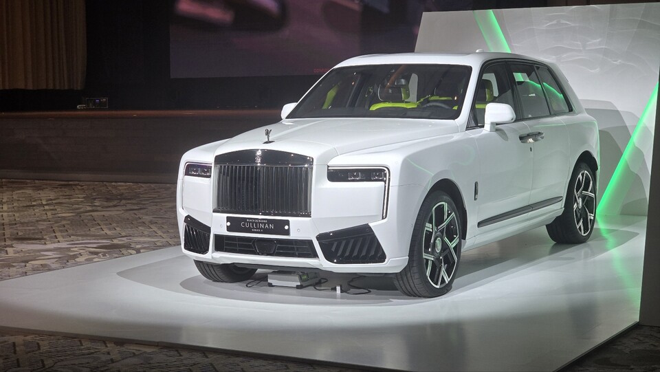 롤스로이스 블랙 배지 컬리넌 시리즈II. / 사진=박성수 기자