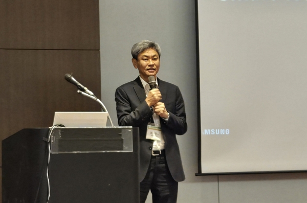 정기태 삼성전자 파운드리사업부 최고기술책임자(CTO, 부사장)가 23일 코엑스에서 개최한 ‘제7회 반도체 산학연 교류 워크샵’ 기조연설에서 발표하고 있다. / 사진=고명훈 기자
