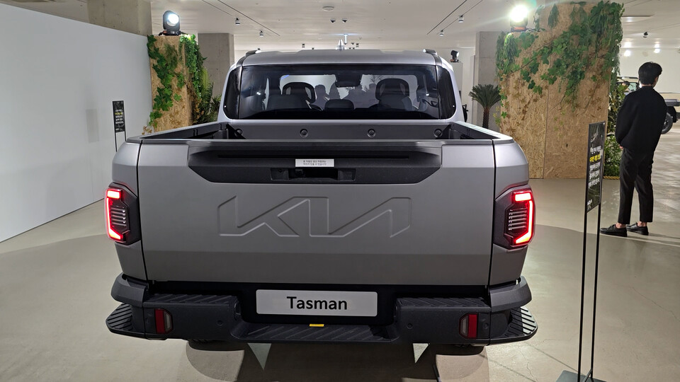 기아 타스만 후면부. / 사진=박성수 기자