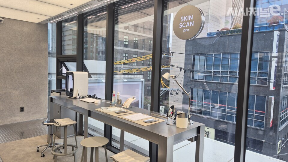 올리브영N성수 스킨 스캔 프로. / 사진=한다원 기자