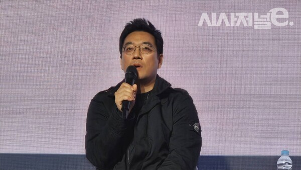 민선홍 티빙 최고콘텐츠책임자(CCO)가 3일 한국콘텐츠진흥원(콘진원)이 ‘콘텐츠 산업 2024 결산 및 2025 전망’을 주제로 서울 중구 CKL지원센터에서 개최한 세미나에서 티빙의 중장기 콘텐츠사업전략에 대해 발표하고 있다. / 사진 = 김용수 기자