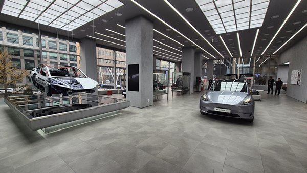 서울 강남구 도산대로 소재 테슬라 강남 스토어의 실내 전경. / 사진=최동훈 기자