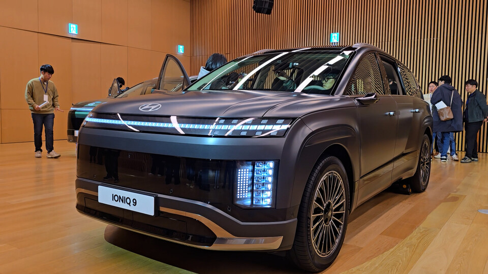 현대자동차 아이오닉9 전면부. / 사진=박성수 기자