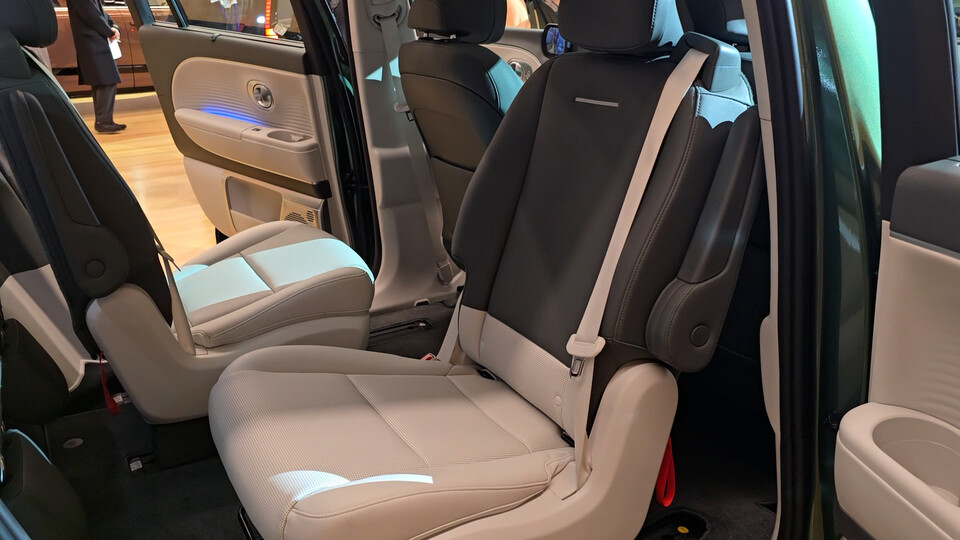 아이오닉9의 스위블 시트 기능. / 사진=박성수 기자