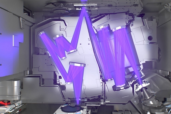 EUV 노광장비 내부 모습 / 사진=ASML