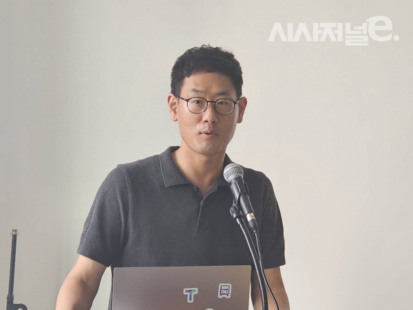 티맵모빌리티 대표(CEO)로 신규 선임된 이재환 전 티맵모빌리티 최고전략책임자(CSO)가 지난해 7월 17일 서울 중구 삼화타워에서 열린 기자간담회에서 향후 티맵 사업 전략에 대해 발표하고 있다. / 사진 = 김용수 기자