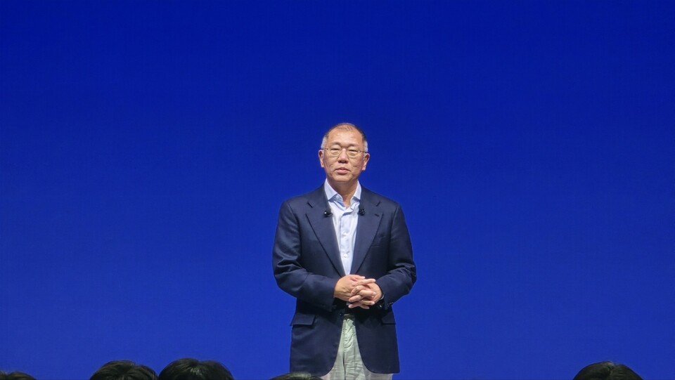 정의선 현대차그룹 회장이 6일 경기도 고양시 현대모터스튜디오고양에서 신년회를 통해 임직원들에게 고객 만족도 향상과 적극적인 위기극복 자세 등을 당부했다. / 사진=박성수 기자