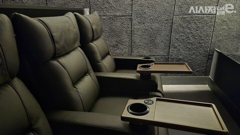 CGV에 도입된 리클라이너 좌석. / 사진=한다원 기자