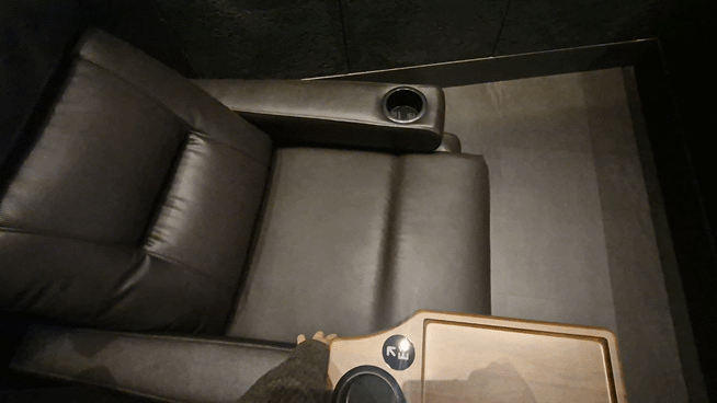 CGV에 도입된 리클라이너 좌석. / 사진=한다원 기자