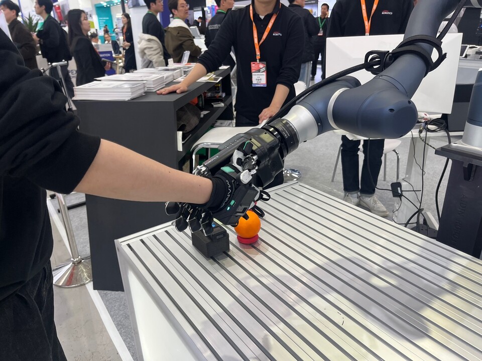 에이딘로보틱스의 ‘AIDIN Robotic Hand’. /사진=이창원 기자