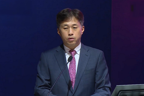 곽노정 SK하이닉스 대표이사 사장이 27일 이천 본사에서 열린 제77기 정기 주주총회에서 주주와의 질의 응답 시간을 가졌다. / 사진=SK하이닉스 제77기 정기 주주총회 생중계 캡처