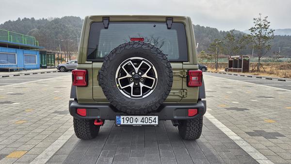 랭글러 '41 에디션의 후면부. / 사진=최동훈 기자