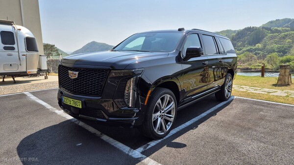 캐딜락 초대형 SUV 더 뉴 에스컬레이드 ESV. / 사진=최동훈 기자