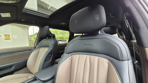 EV9 GT라인 전용 디자인이 적용된 1열 시트. / 사진=최동훈 기자