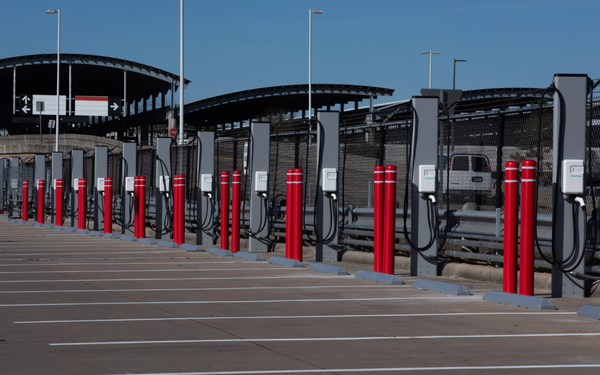 미국 텍사스주 휴스턴 조지 부시 국제공항에 설치된 에버차지의 전기차 충전기. / 사진=에버차지