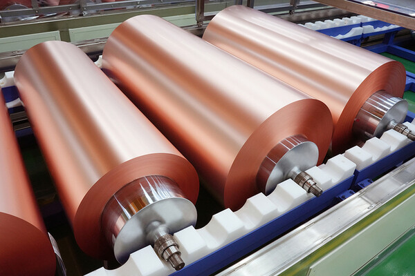 롯데에너지머티리얼즈가 생산한 동박. / 사진=롯데에너지머티리얼즈