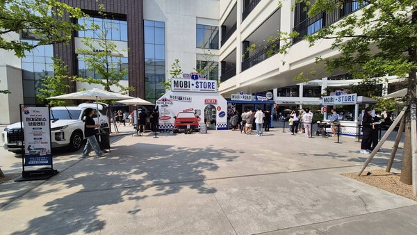 지난 1일 경기 남양주시 소재 현대프리미엄아울랫 스페이스원의 중앙 광장에 현대모비스의 국내 첫 팝업스토어가 운영되고 있다. / 사진=최동훈 기자