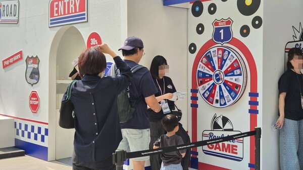 현대모비스 팝업스토어 방문객이 콘텐츠를 체험하고 있다. / 사진=최동훈 기자