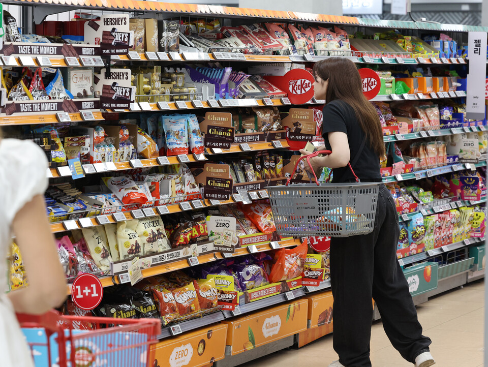 李정부 대형마트 규제 움직임···이마트·롯데쇼핑 주가 '급락' < 유통 < 기업 < 기사본문 - 시사저널e