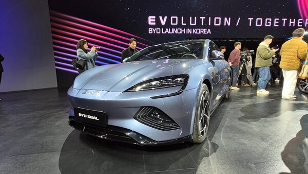 BYD 코리아가 지난 4월 3일 경기 일산 킨텍스에서 개최된 2025 서울모빌리티쇼의 현장에 전시한 중형 전기 세단 씰(SEAL). / 사진=최동훈 기자