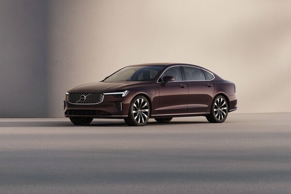 볼보자동차 S90 2차 부분변경모델. / 사진=볼보자동차