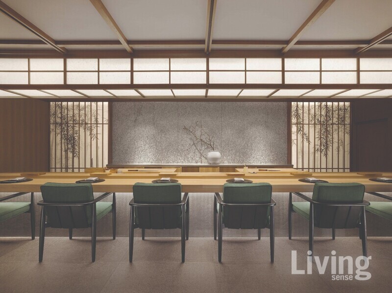 정창엽 셰프가 이끄는 모던 일식 레스토랑 ‘미오’. 최상의 재료와 정교한 일본 요리 테크닉의 마리아주를 콘셉트로 전문 사케 소믈리에가 요리의 풍미를 한층 끌어올린다.