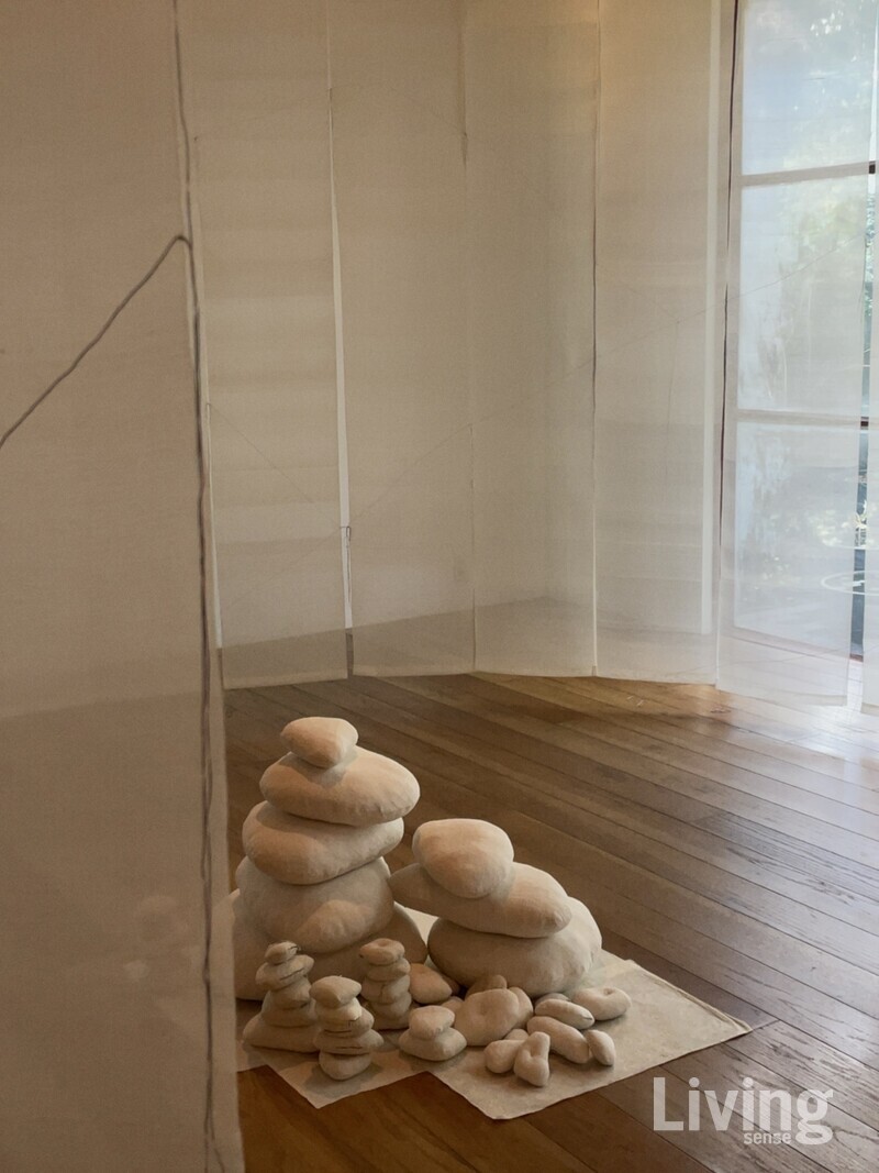 야에카 홈 스토어에서 열린 최희주 작가의 개인전. 