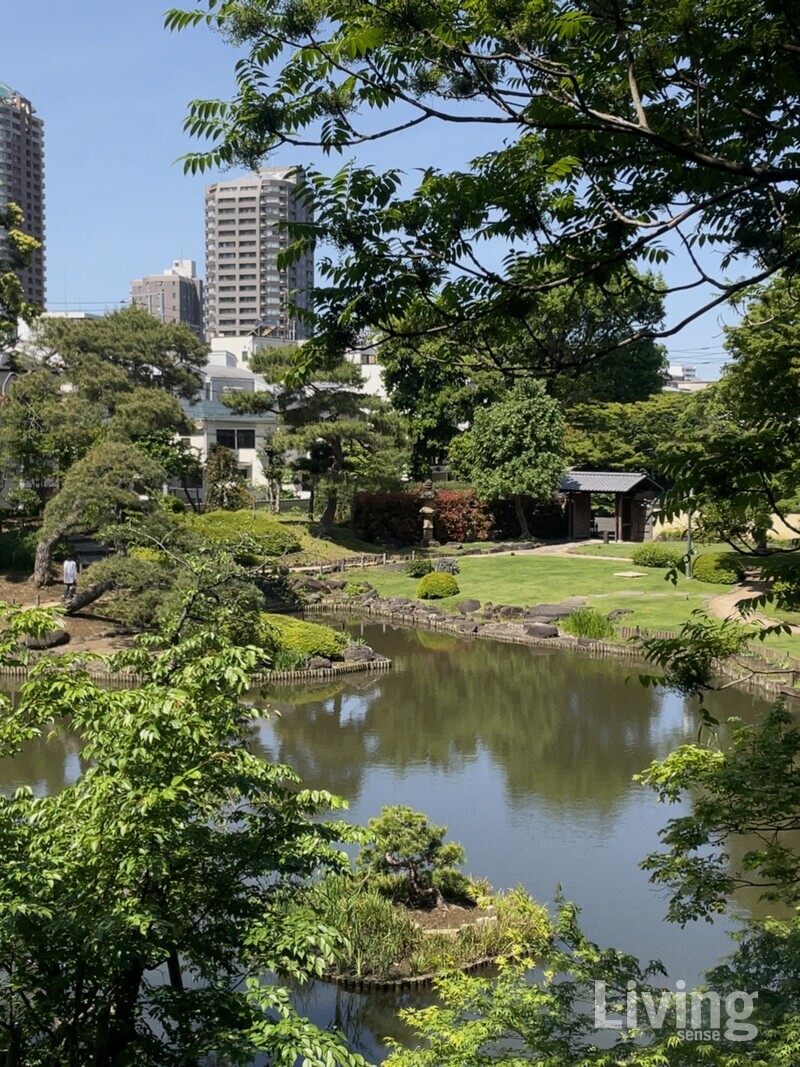 일본식 정원을 느낄 수 있는 히고 호소카와 정원.