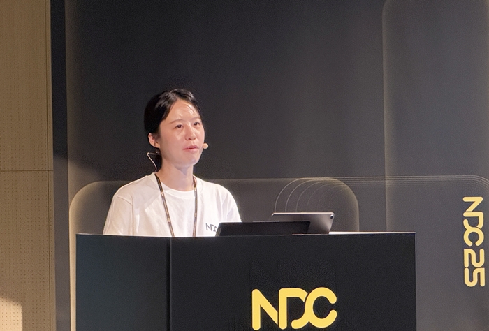 김정아 넥슨스페이스 박물관실 전시팀 팀장이 26일 판교 넥슨 개발자 콘퍼런스(NDC)에서 강연하고 있다. / 사진=장민영 기자